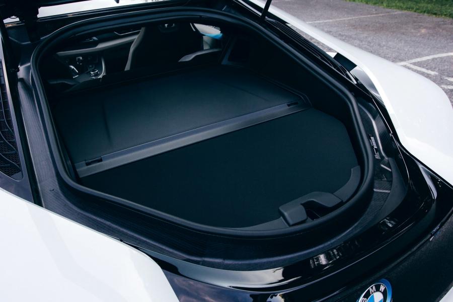 Багажник BMW i8 (I12) 2014 года  (NA) (фото 21 из 23)